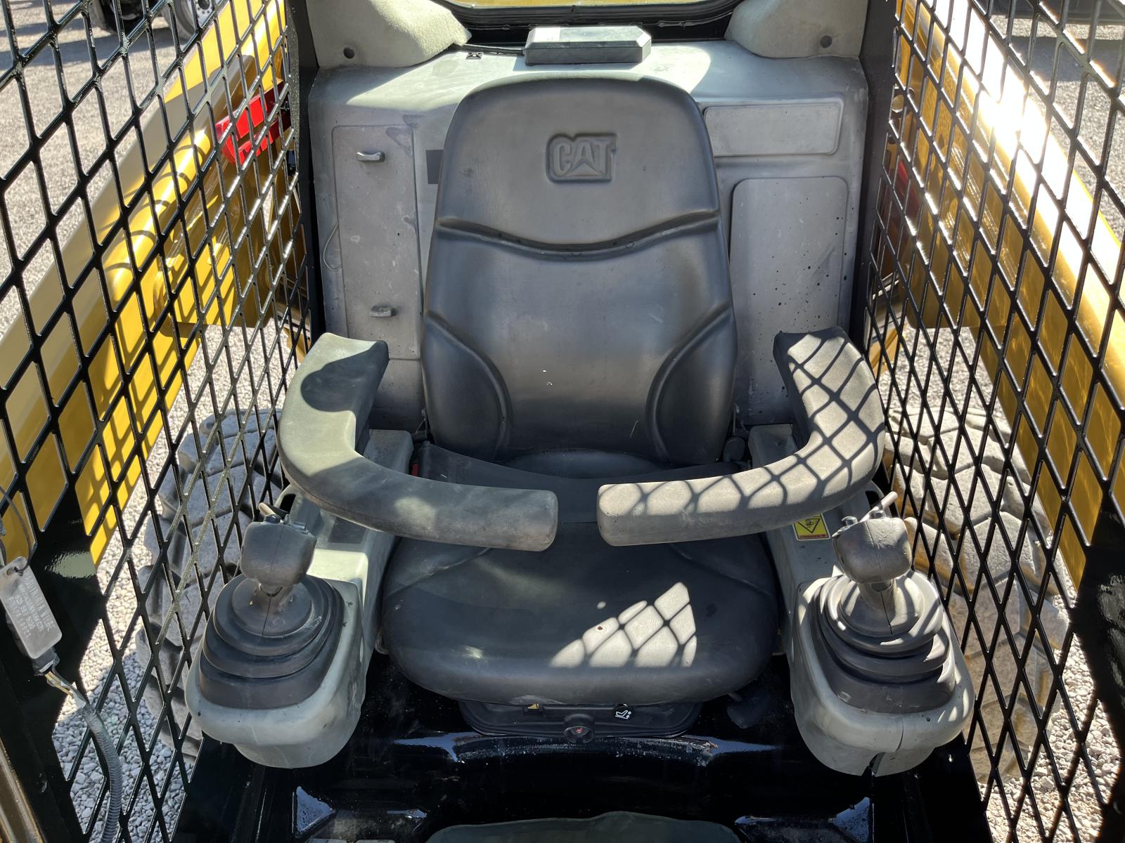 ./imagenes/INVOICE/2019/16921/CATERPILLAR 262D (3).JPG